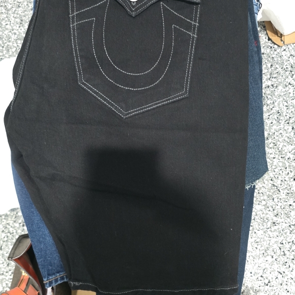 True Religion Ricky short - Picture 4 of 4